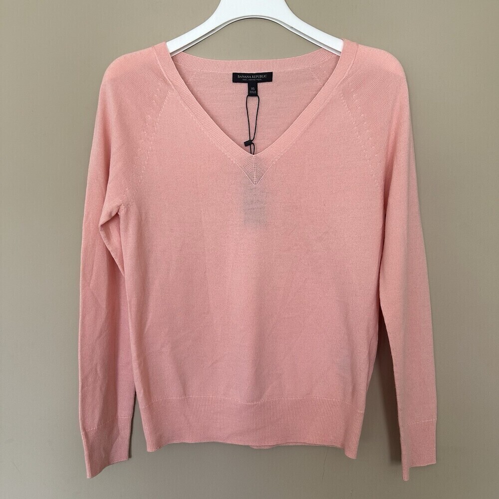 NWT Banana Republic 100% Merino Wool Vneck Sweater Women XS Light Weight Pink - Picture 3 of 12